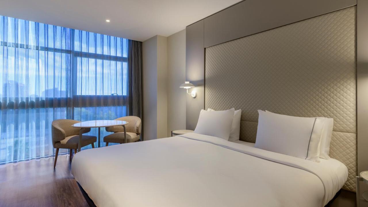 Hotel Ac Som By Marriott 4*