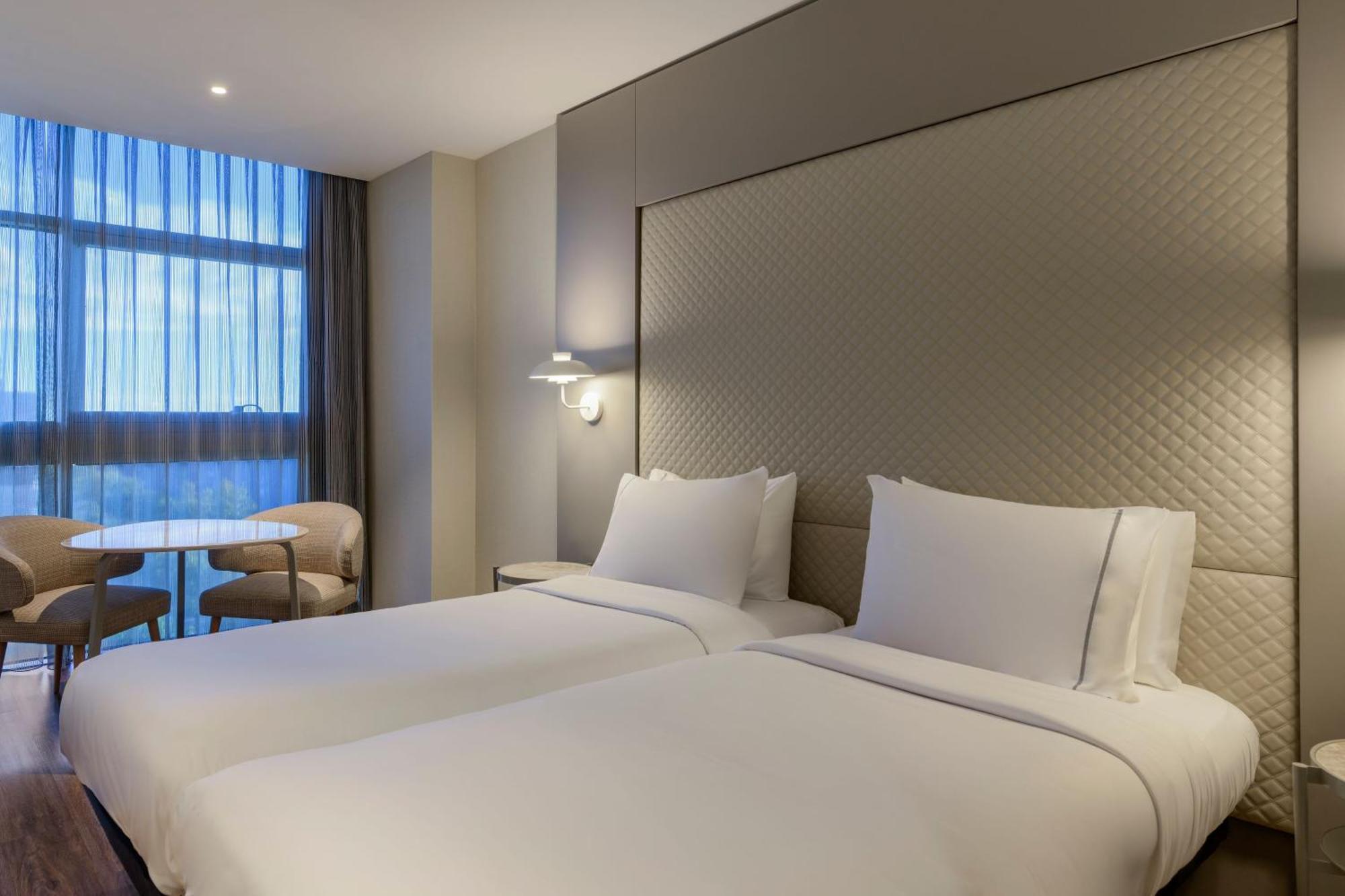 Ac Som By Marriott Hotel L'Hospitalet de Llobregat