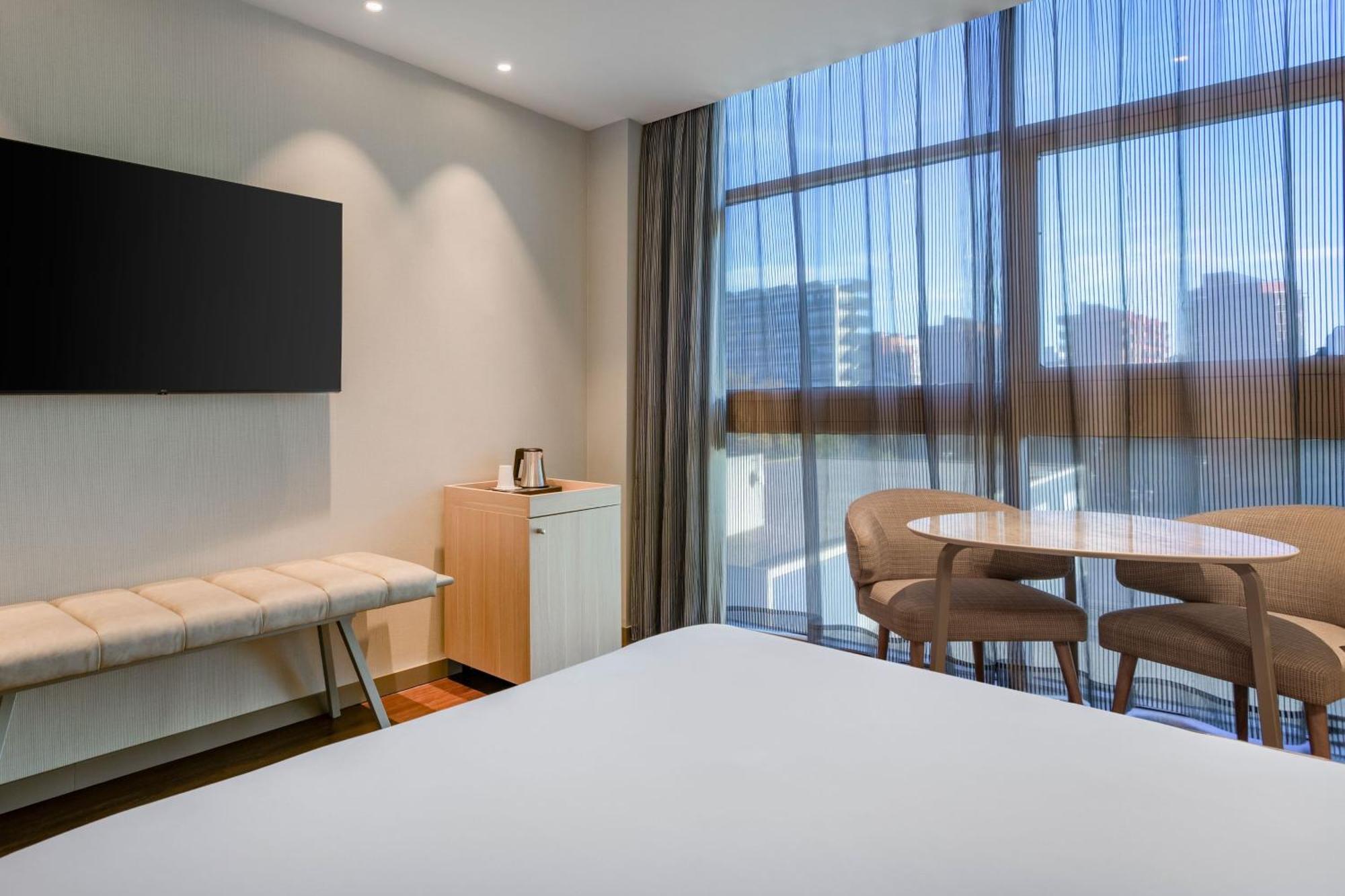 Ac Som By Marriott L'Hospitalet de Llobregat